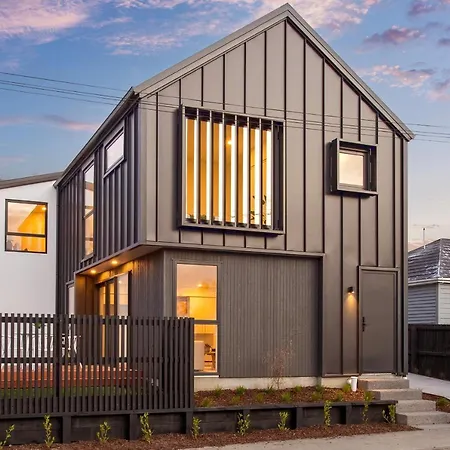 Chatham Street - Christchurch Holiday Homes